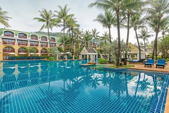 Phuket Graceland Resort & Spa OUTDOOR_POOL