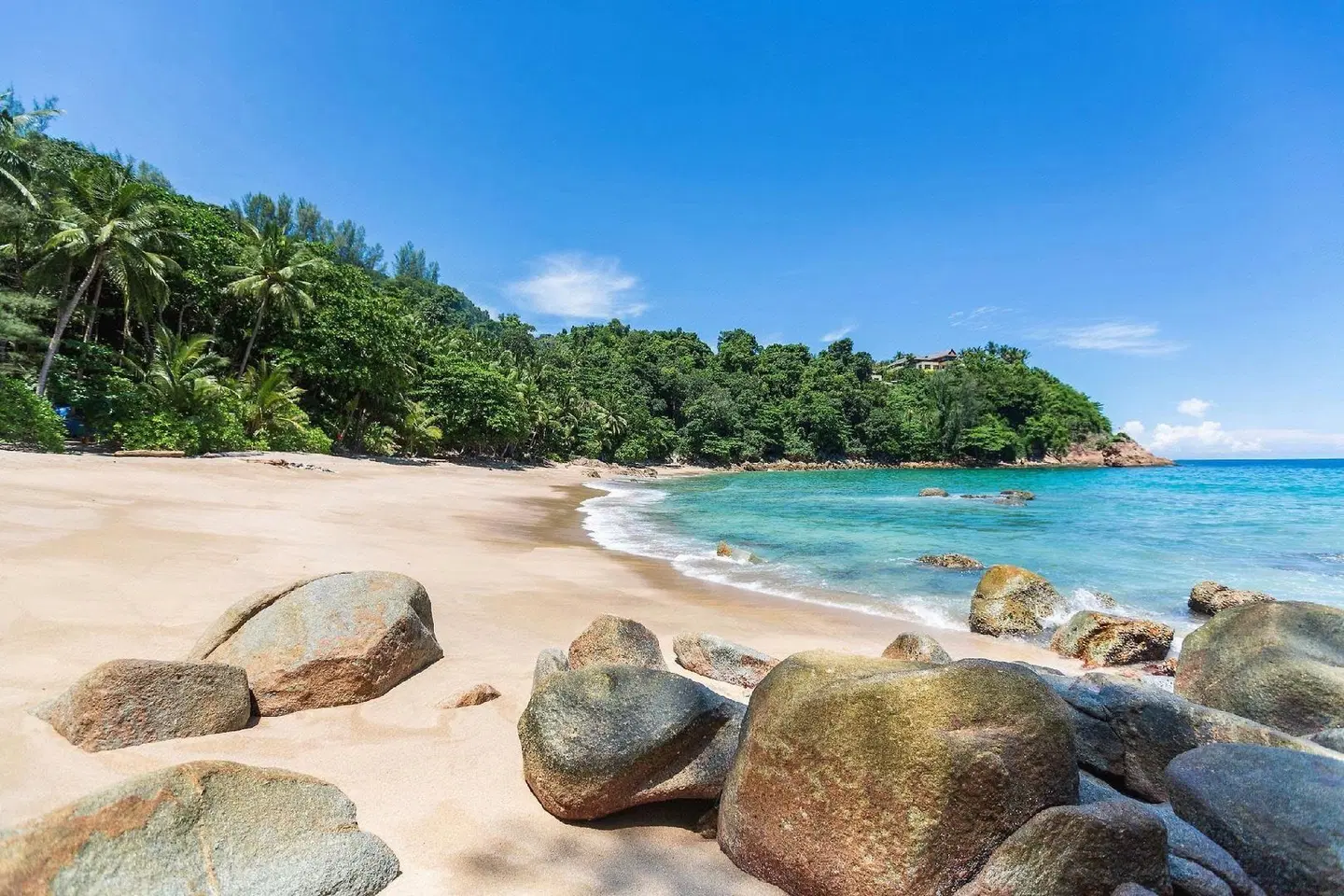 BB Patong Beach House Strand