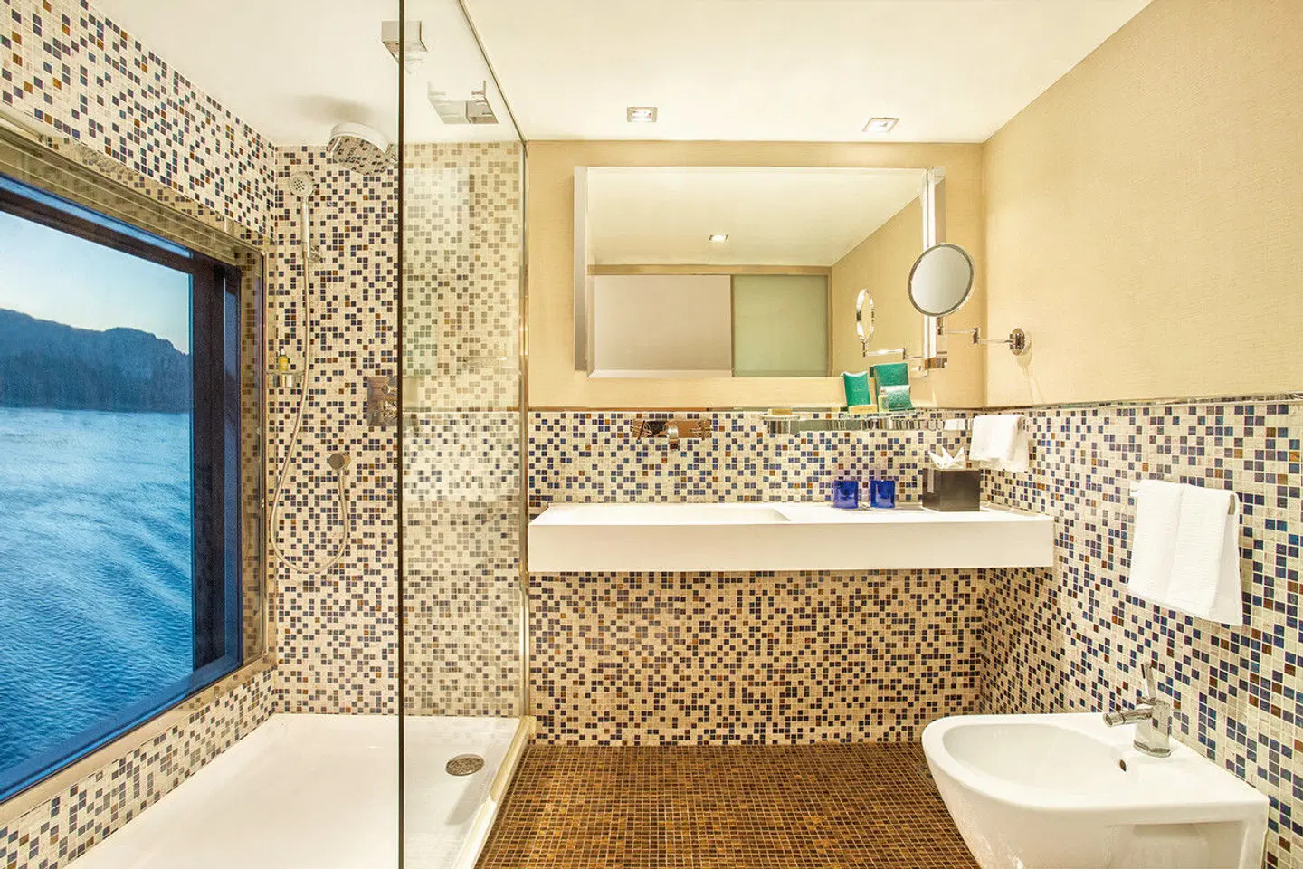 Nilkreuzfahrten mit The Oberoi Zahra (7 Nächte) ab Luxor Badezimmer