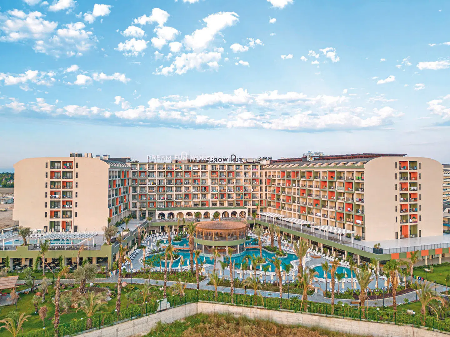 Dream Fun World EXTERIOR