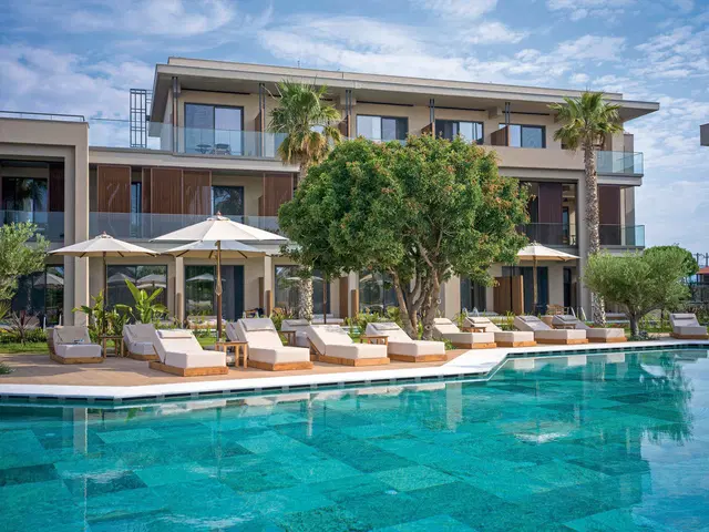 Portes Theros OUTDOOR_POOL