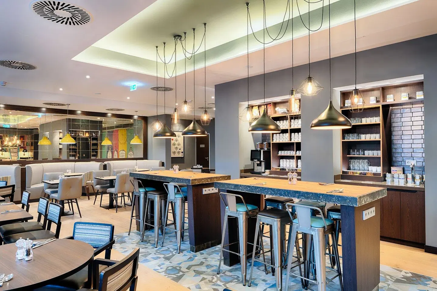 Premier Inn Düsseldorf City Friedrichstadt Bar