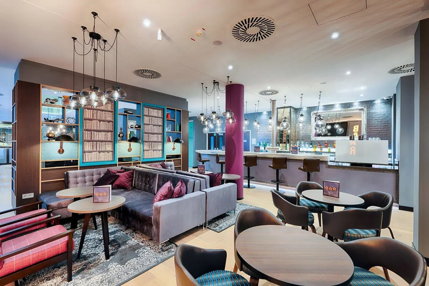 Premier Inn Düsseldorf City Friedrichstadt Bar