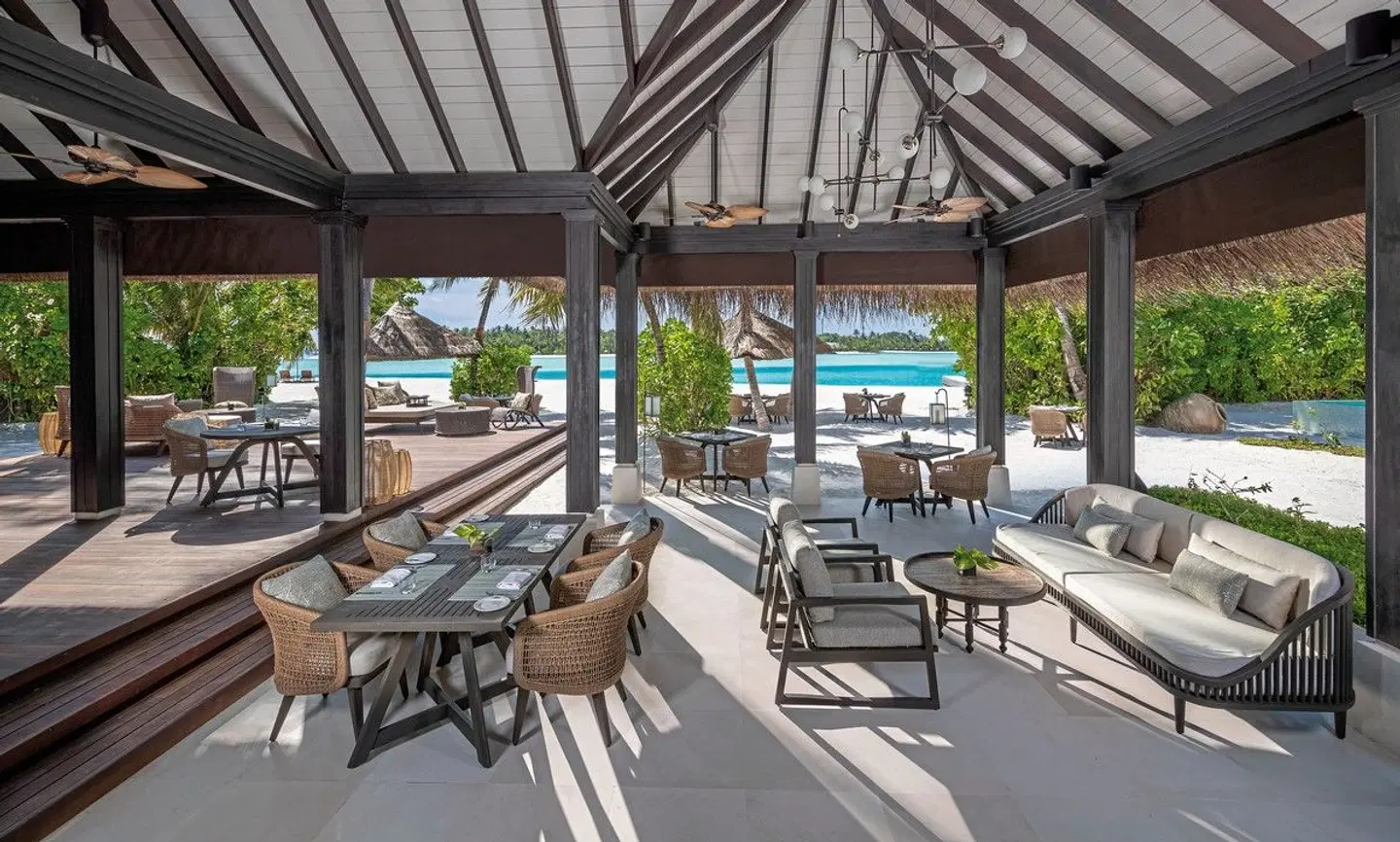 Naladhu Private Island Maldives Terrasse