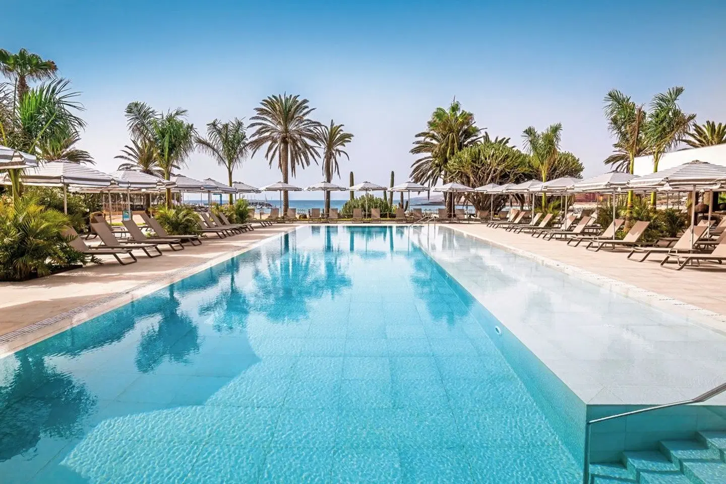 Barceló Fuerteventura Royal Level - Adults Only OUTDOOR_POOL