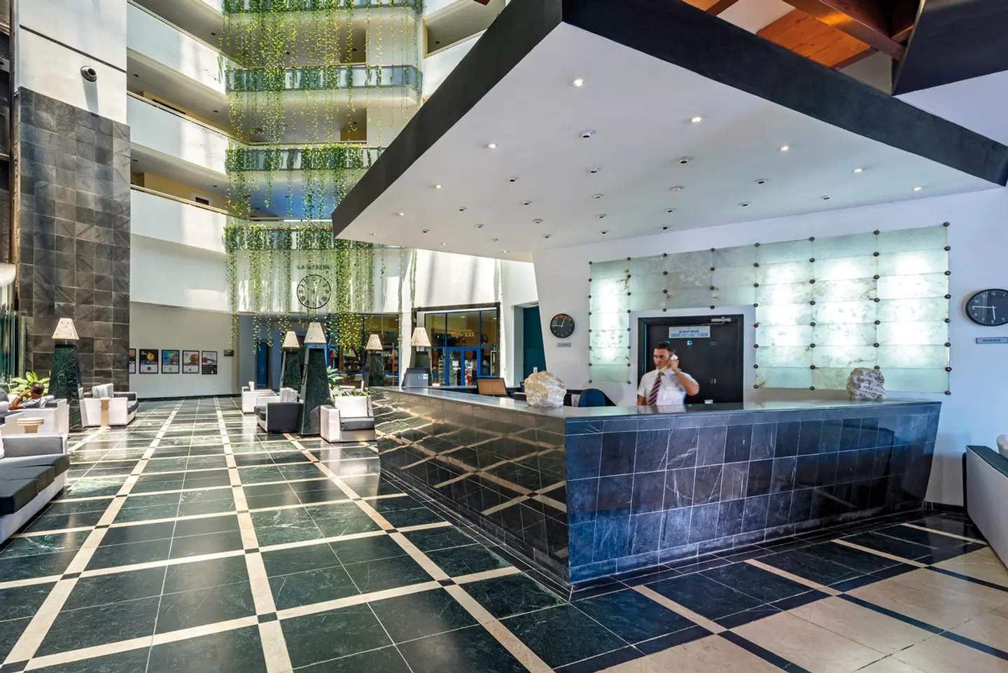 Aston Panorama LOUNGE_LOBBY