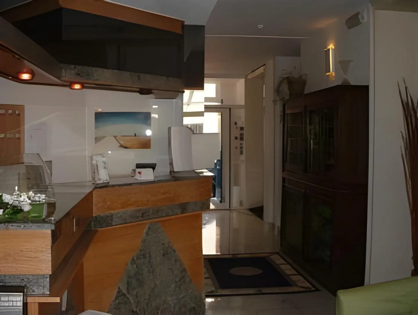 Montovani ROOM_EXAMPLE