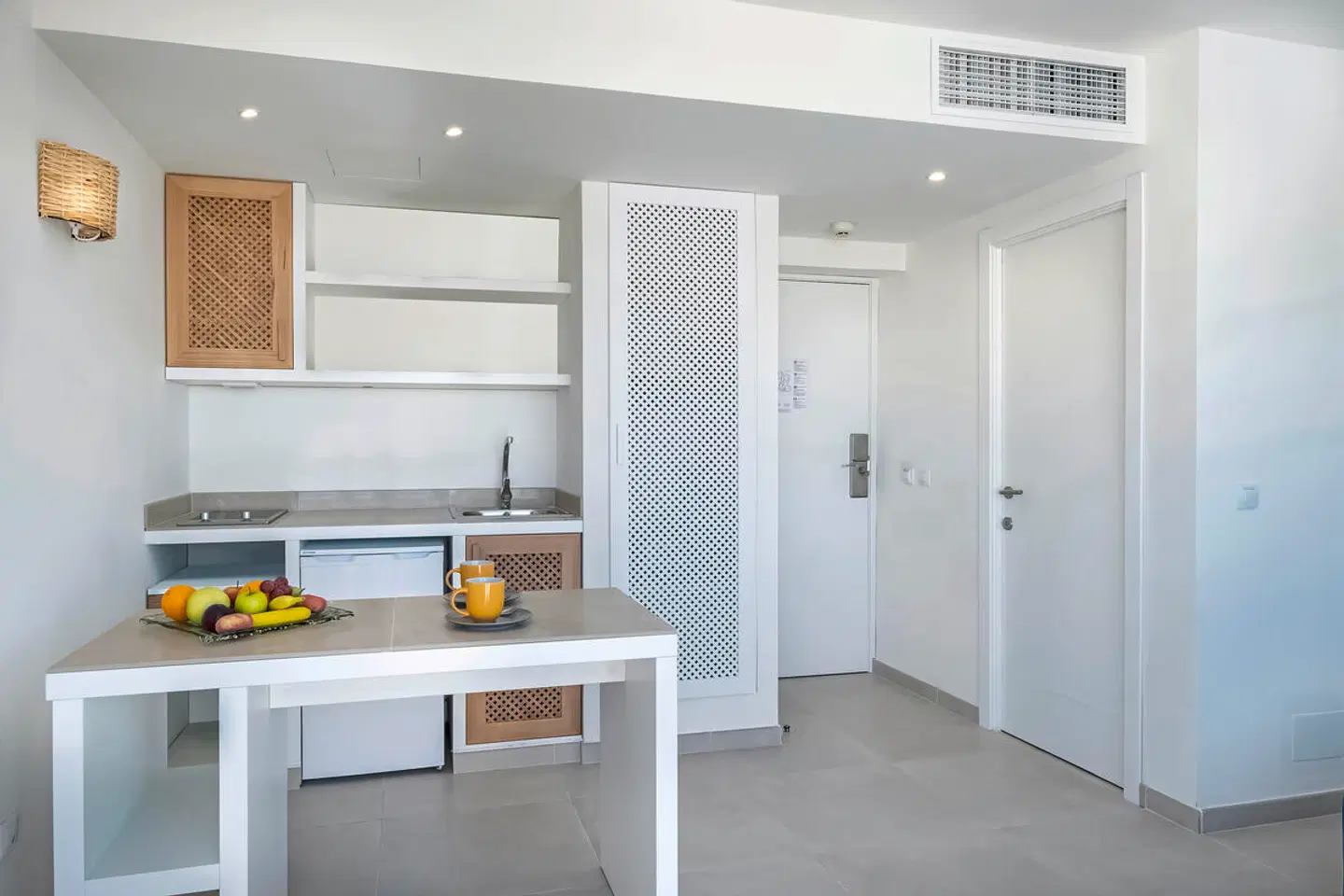 FERGUS Style Carema Beach BATHROOM