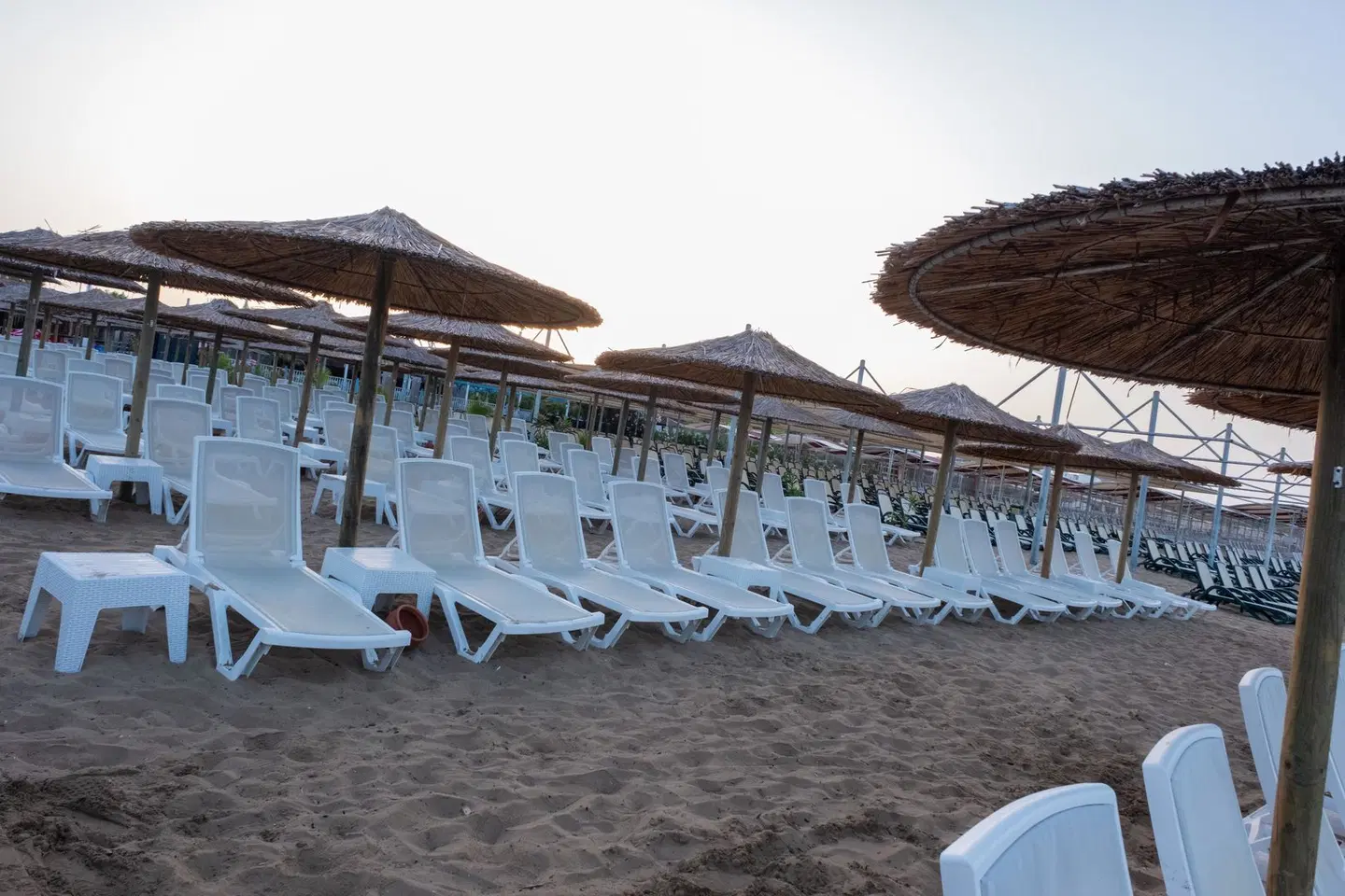 Side Crown Palace BEACH