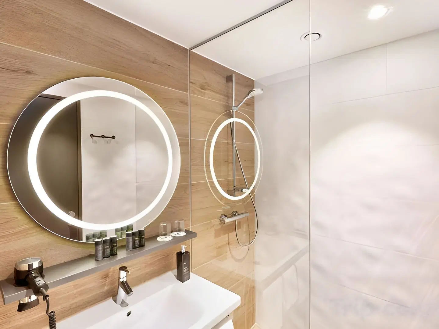 H2 Hotel Dusseldorf Seestern Badezimmer