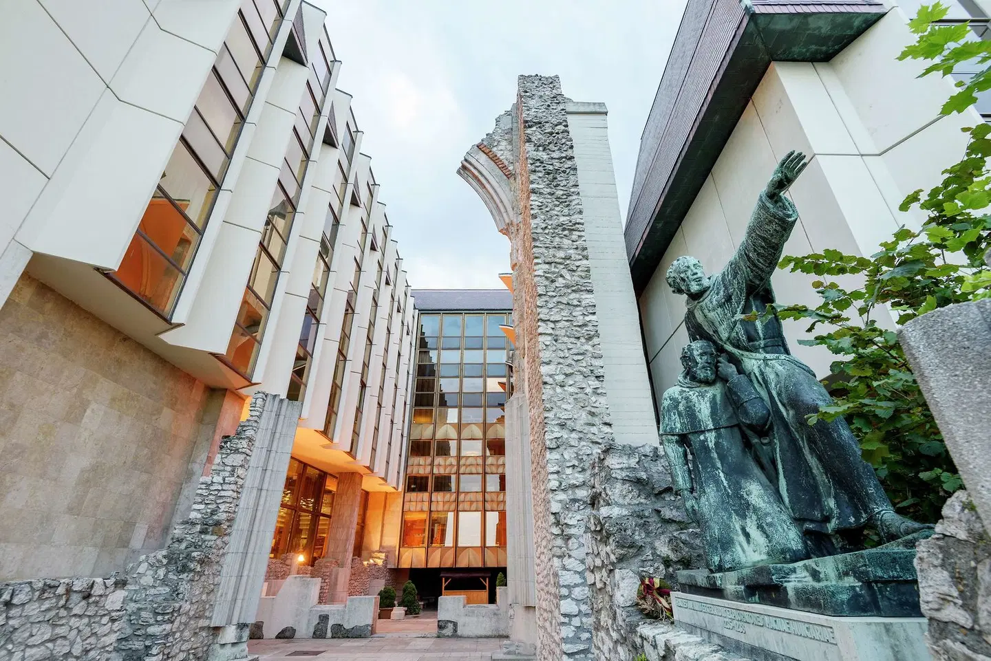 Hilton Budapest EXTERIOR