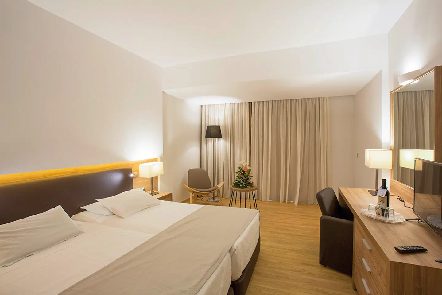 Calypso Palace ROOM_EXAMPLE