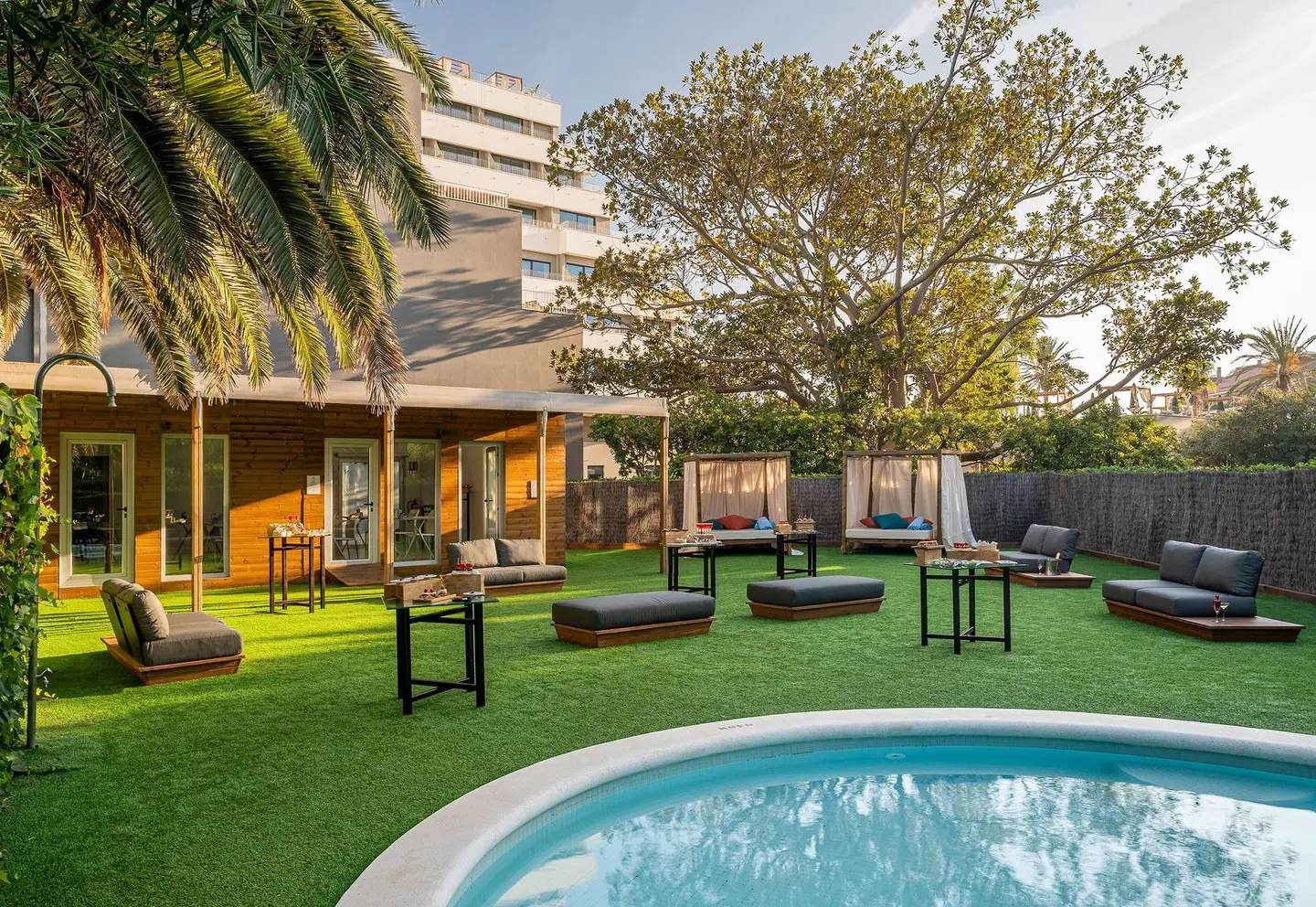 ME Sitges Terramar OUTDOOR_POOL