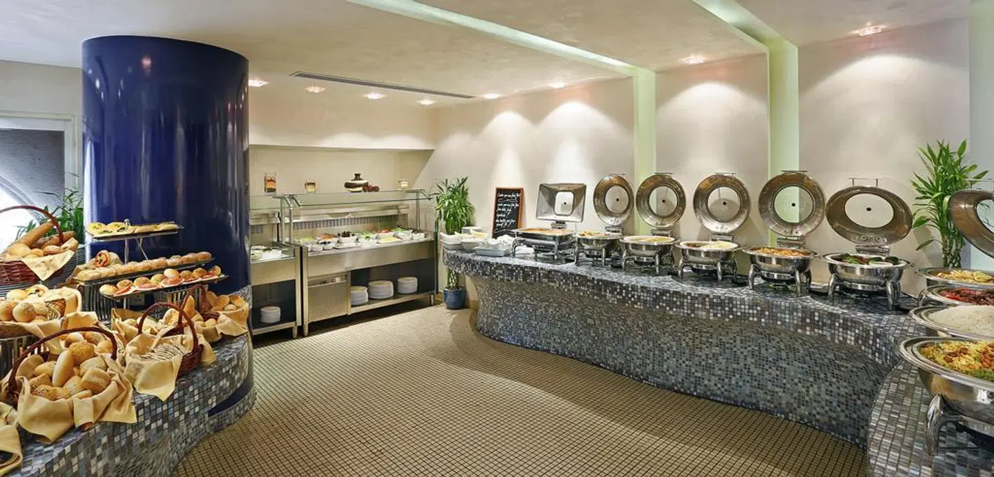 City Seasons Al Hamra Abu Dhabi LOUNGE_LOBBY