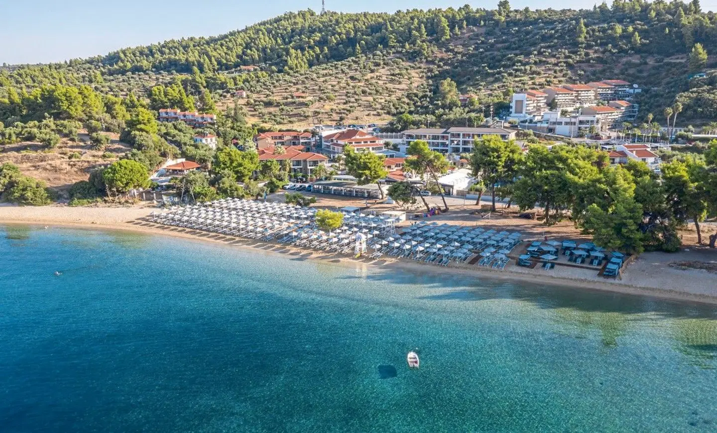 Lagomandra Beach Hotel LANDSCAPE