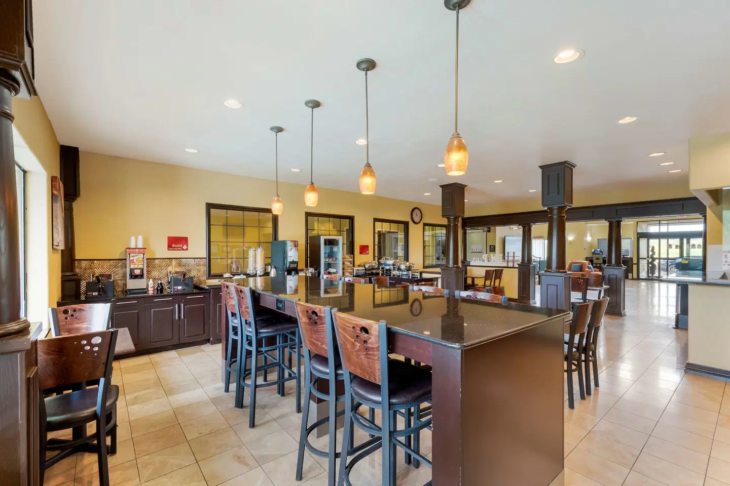 Best Western Plus DFW Airport Suites Bar