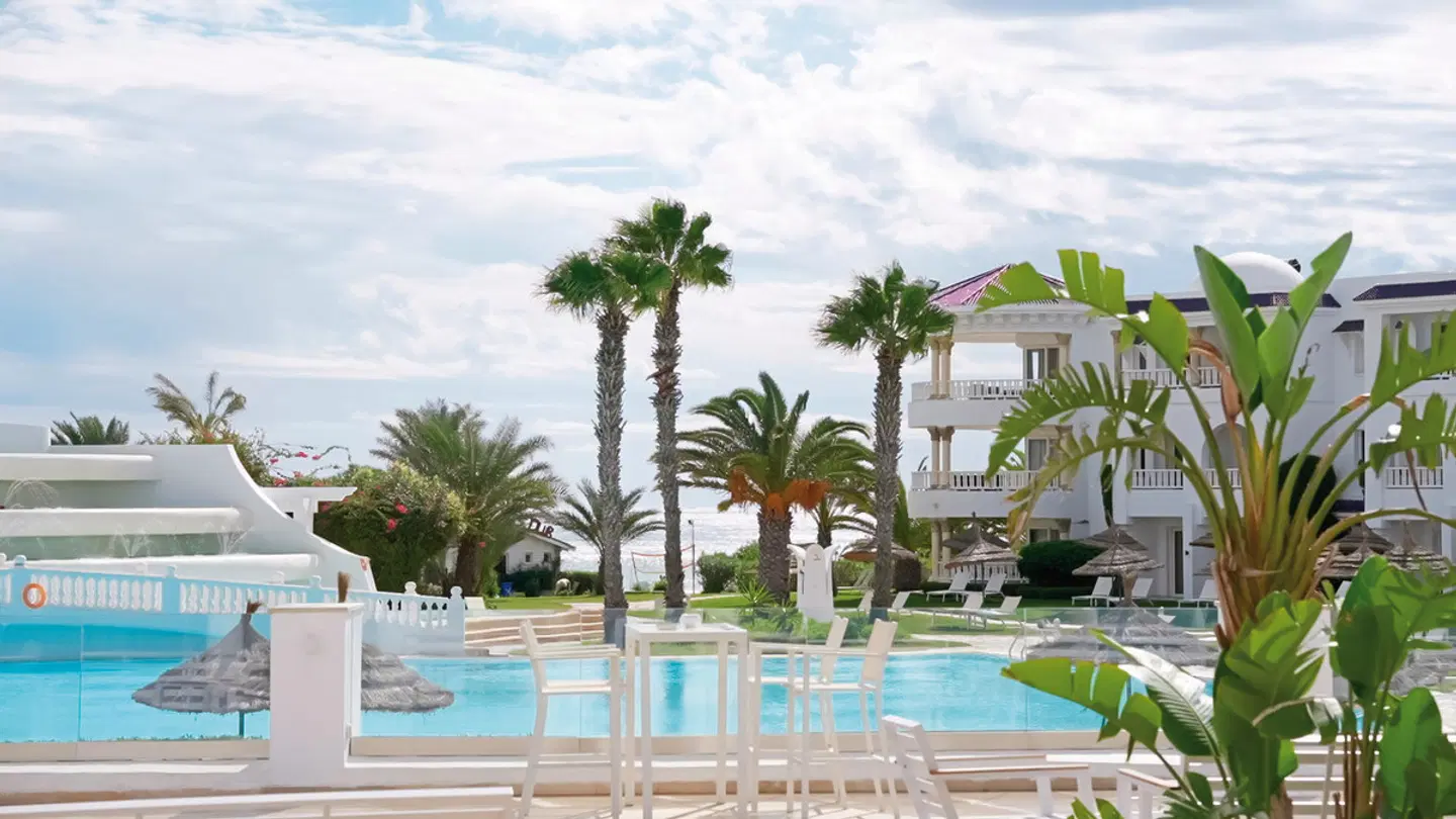 Royal Tulip Taj Sultan OUTDOOR_POOL