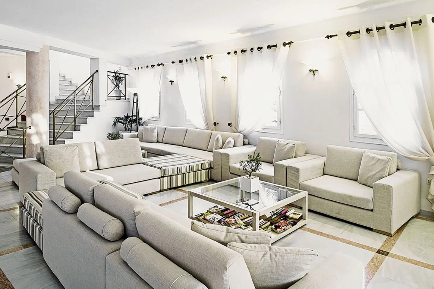 Aegean Plaza LOUNGE_LOBBY