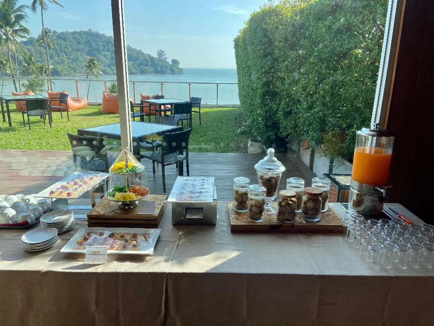 Crowne Plaza Panwa Beach Resort by IHG Terrasse