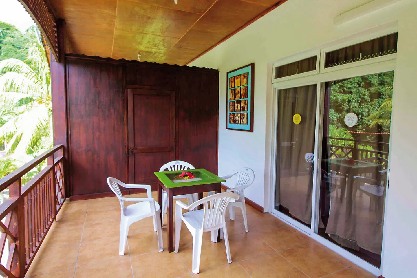 Takamaka Green Village Restaurant