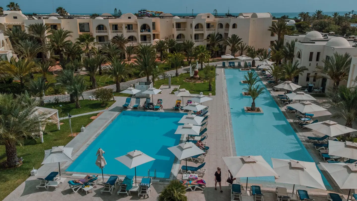 Cesar Thalasso OUTDOOR_POOL