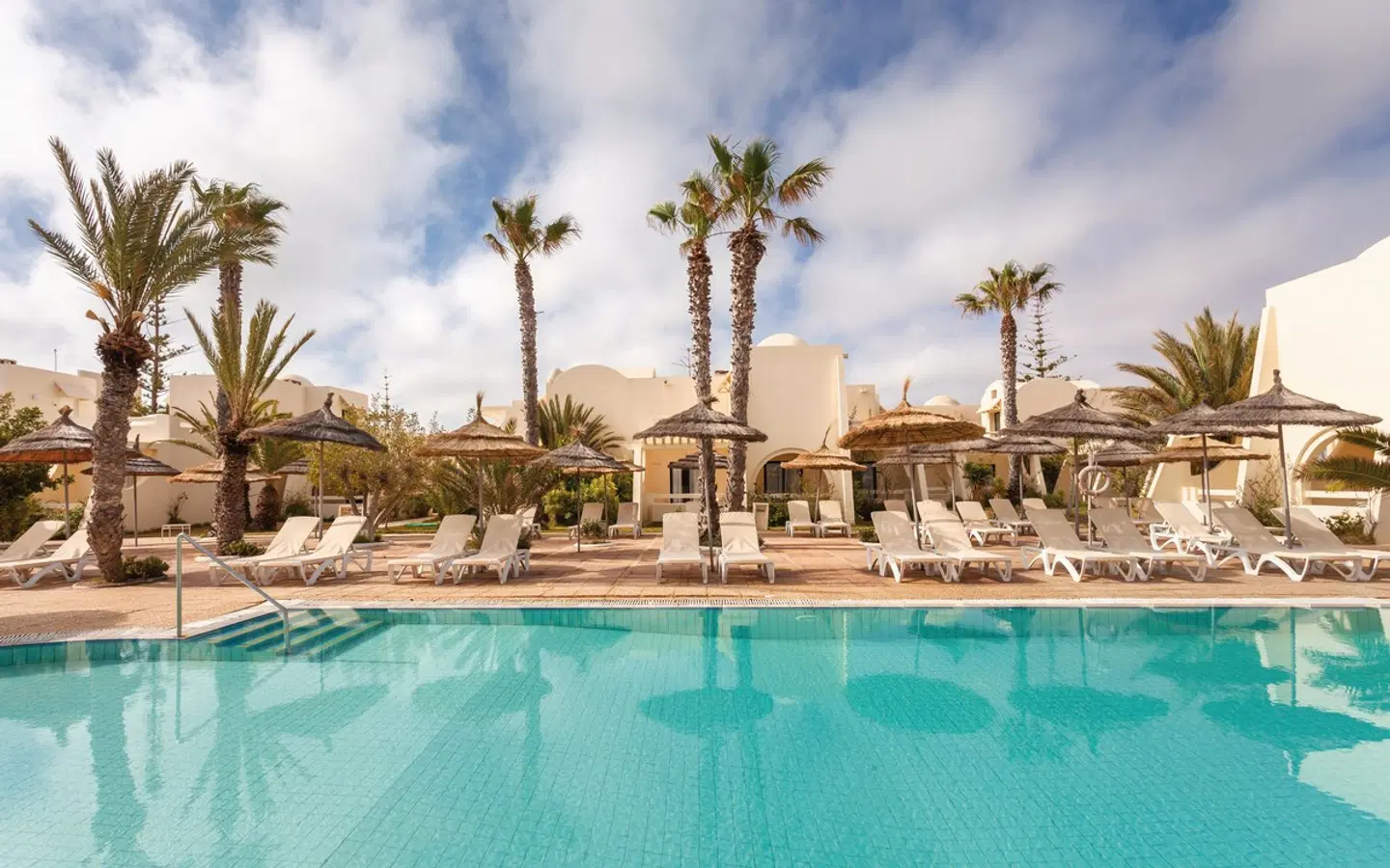 Cesar Thalasso OUTDOOR_POOL