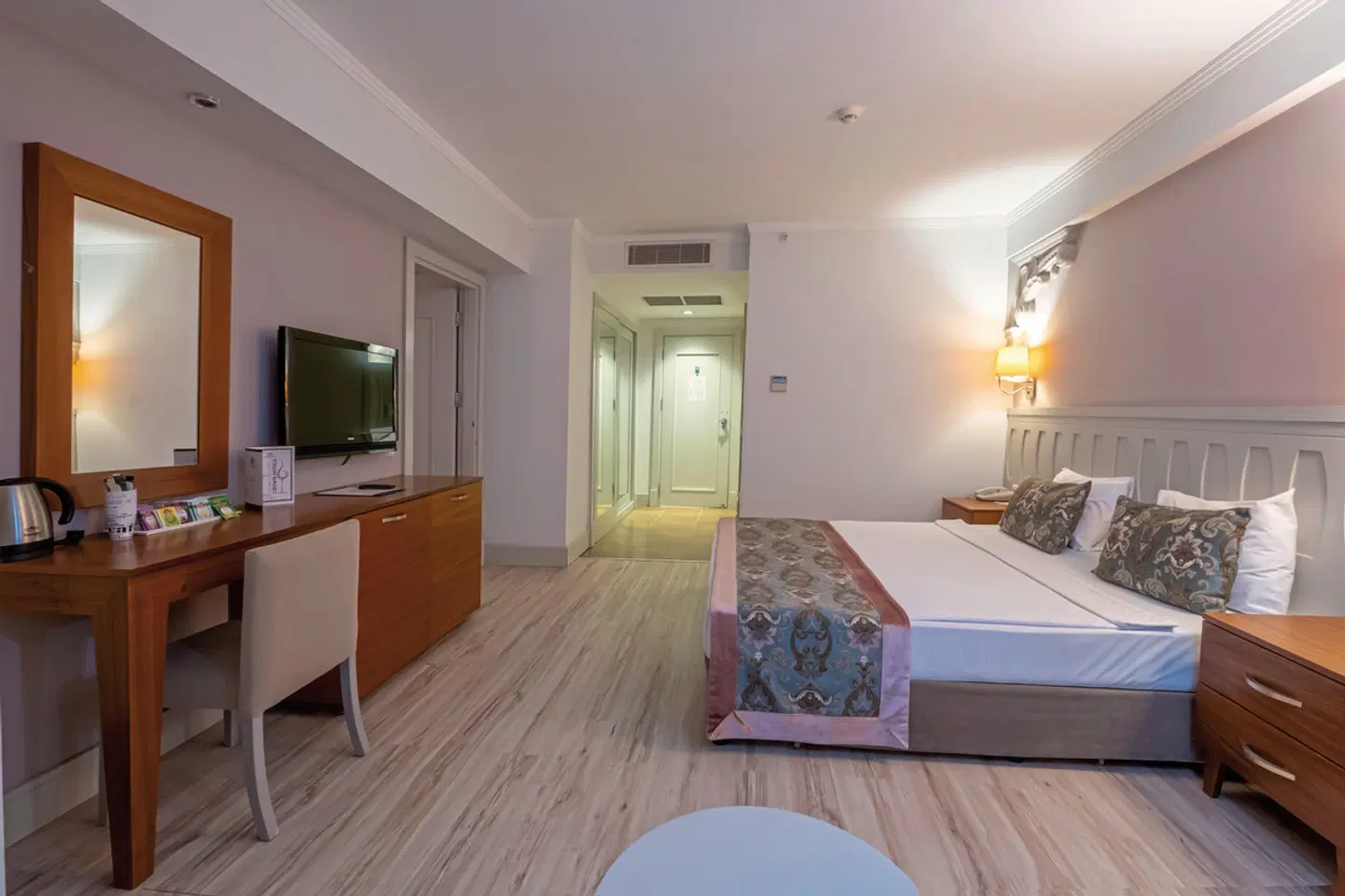 Side Crown Serenity ROOM_EXAMPLE