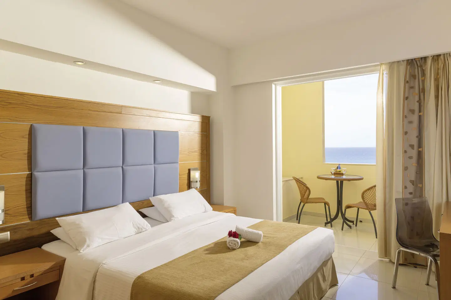 Sunshine Rhodes ROOM_EXAMPLE