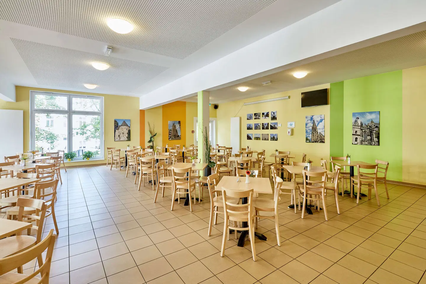 a&o Aachen Hauptbahnhof Bar