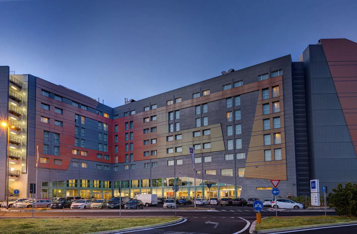 IH Hotels Roma Z3 EXTERIOR