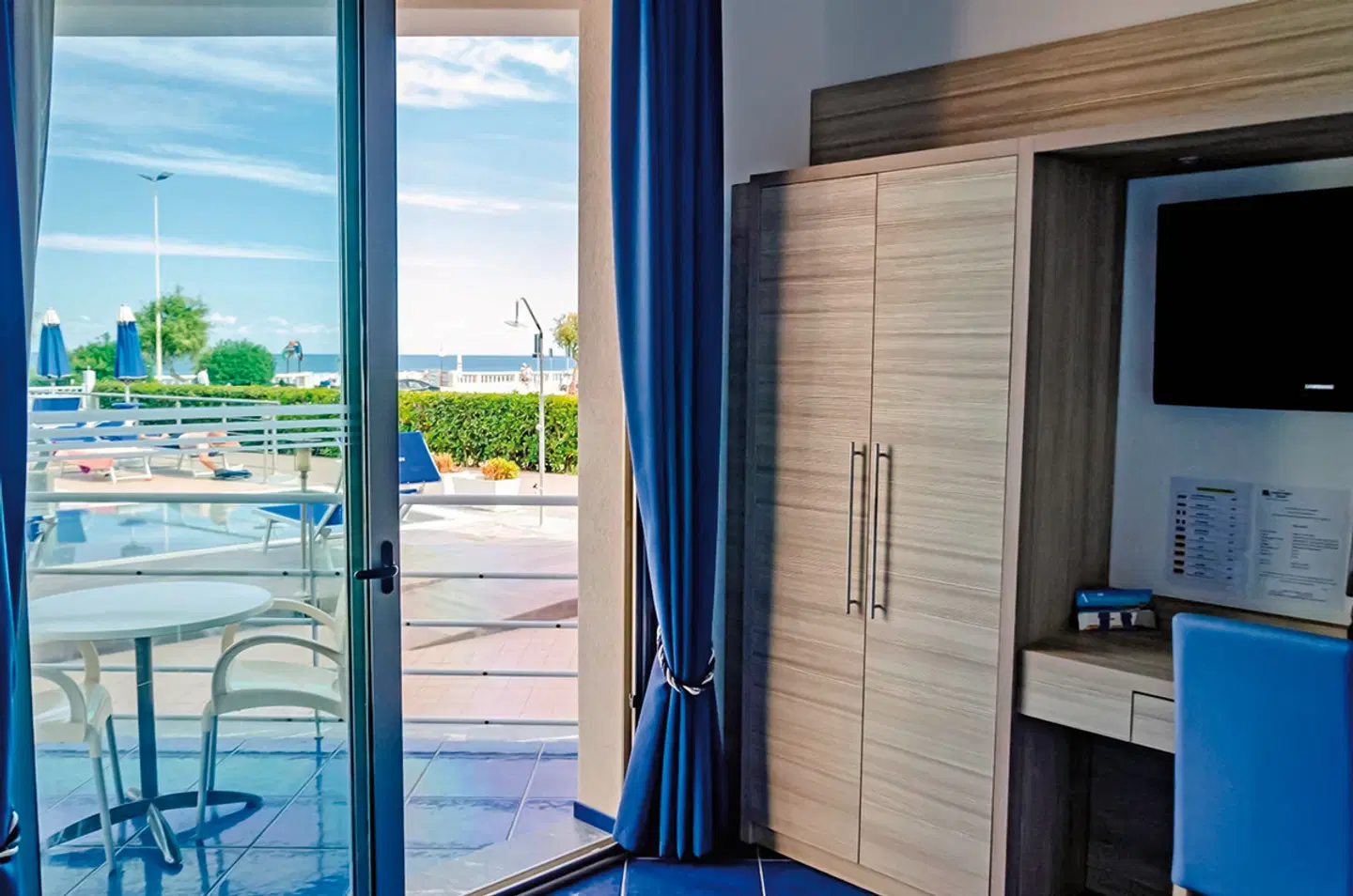 Astro Suite Hotel Badezimmer