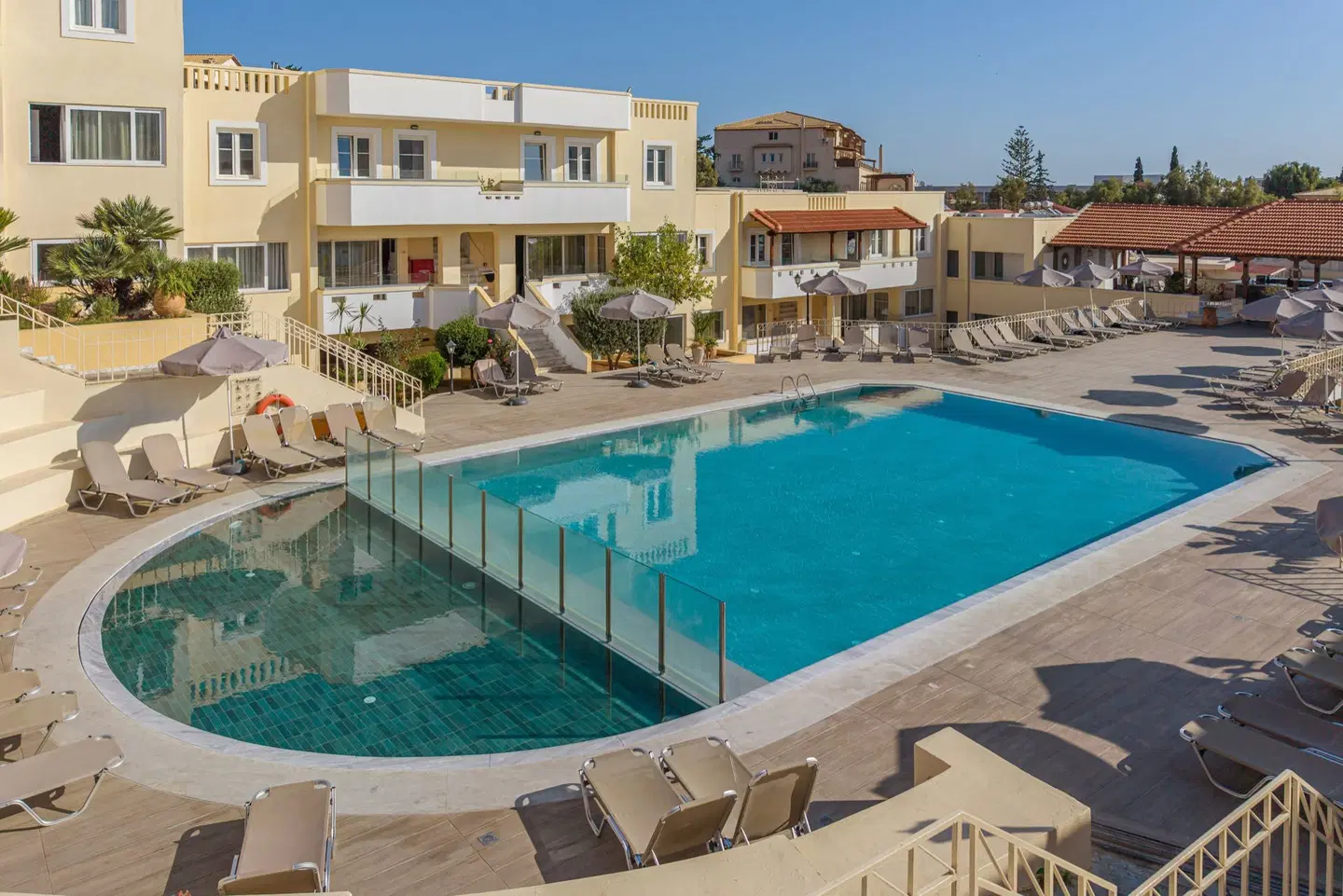 Alexander House OUTDOOR_POOL