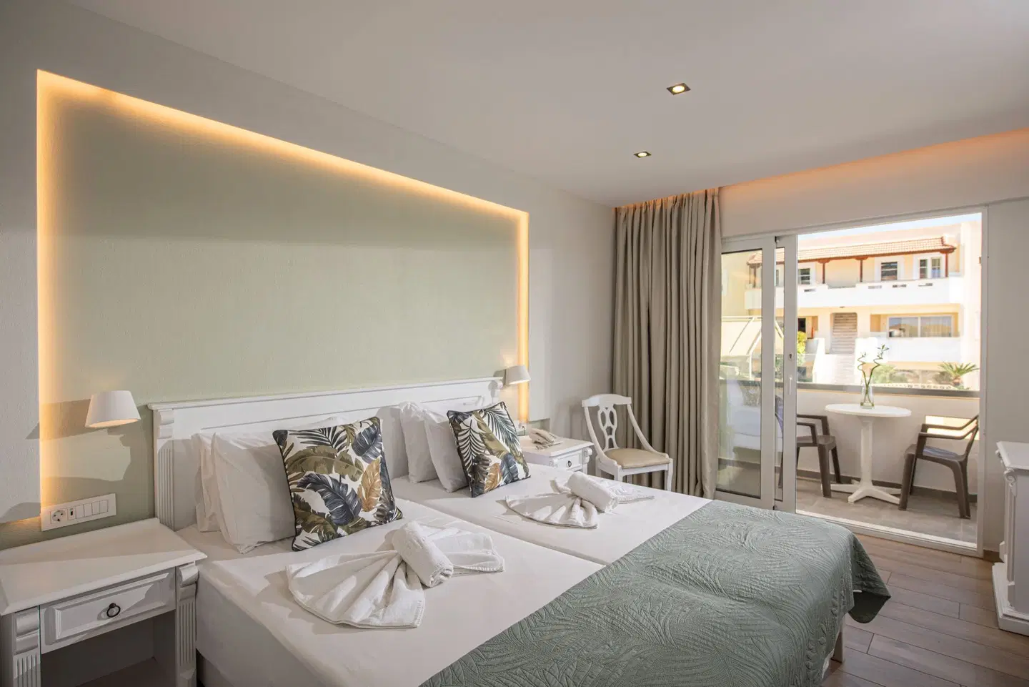 Alexander House ROOM_EXAMPLE