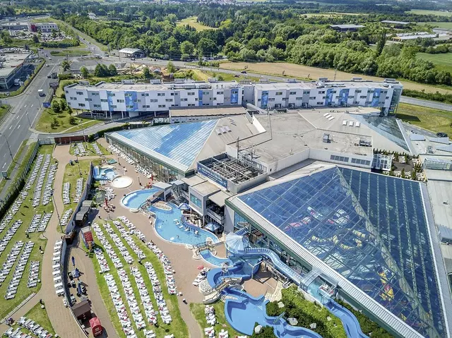 Aquapalace Hotel Prague OUTDOOR_POOL