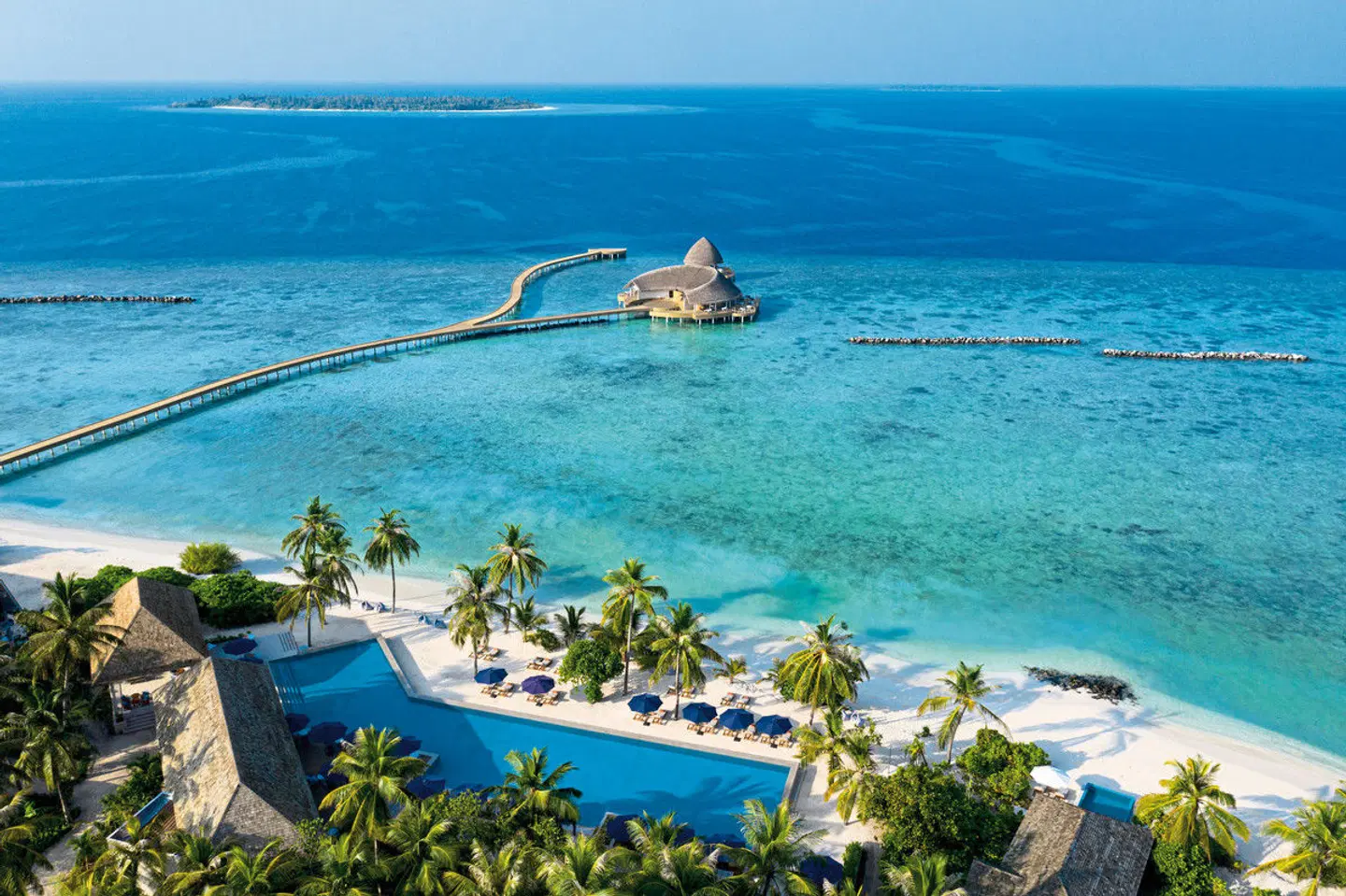 Emerald Faarufushi Resort & Spa OUTDOOR_POOL