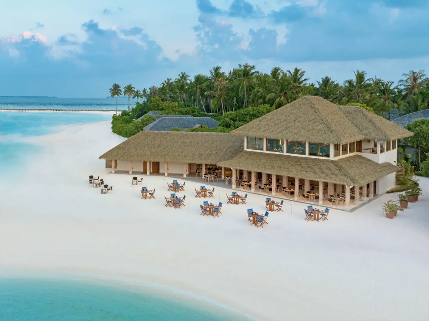 Emerald Faarufushi Resort & Spa EXTERIOR