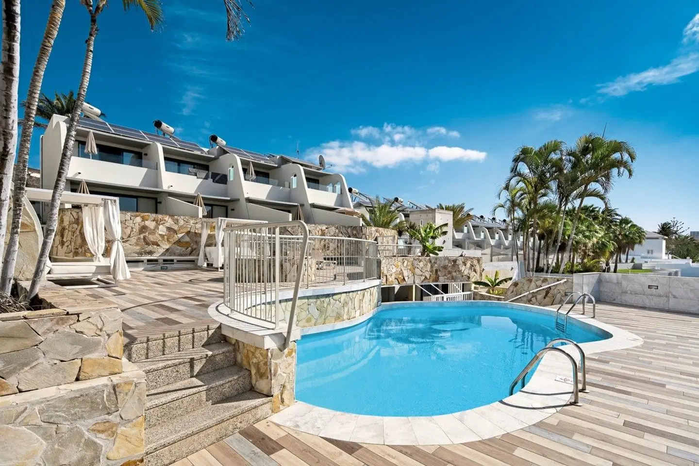 Garden & Sea Boutique Lodging by LIVVO OUTDOOR_POOL