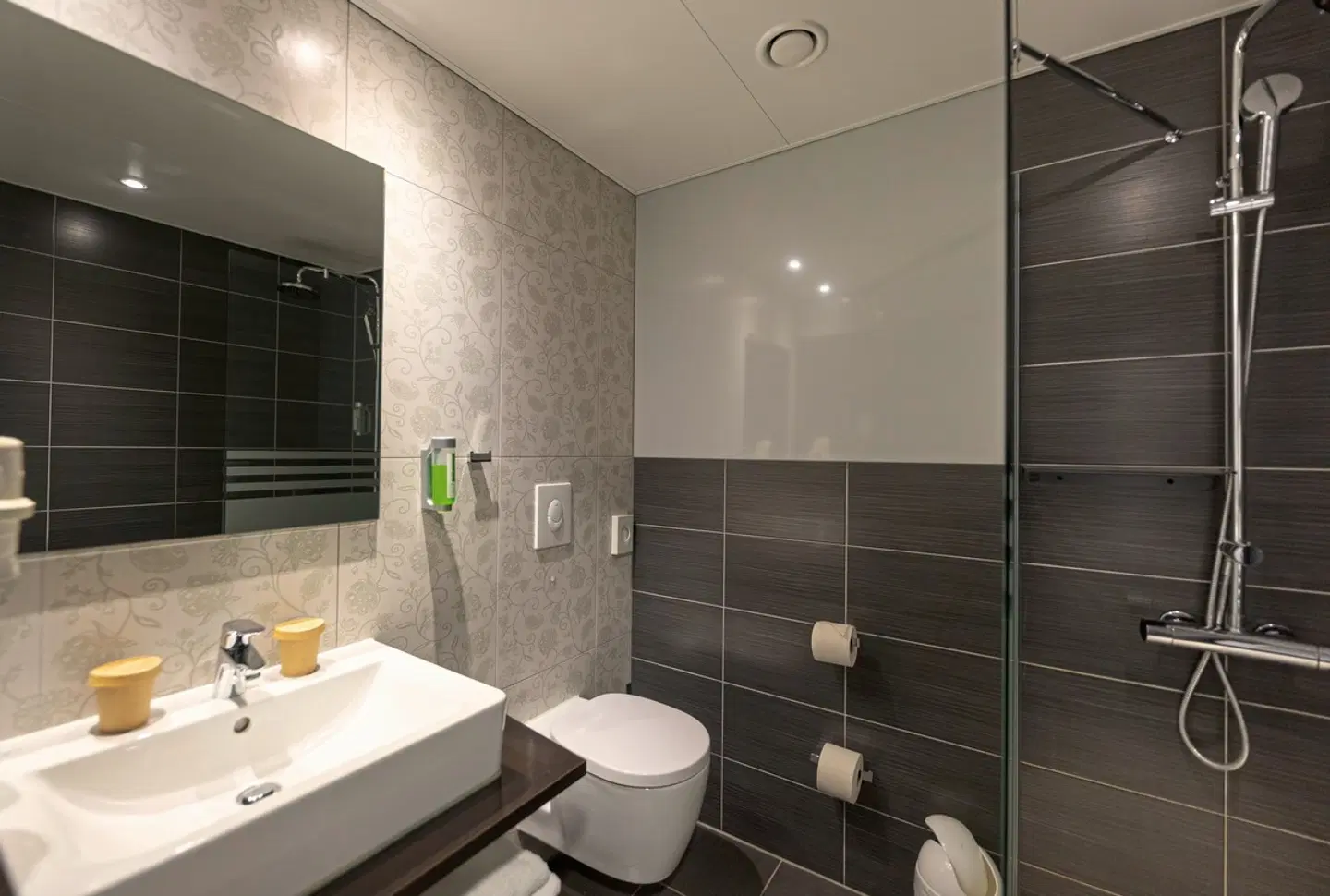 Kedi Hotel Papenburg Badezimmer