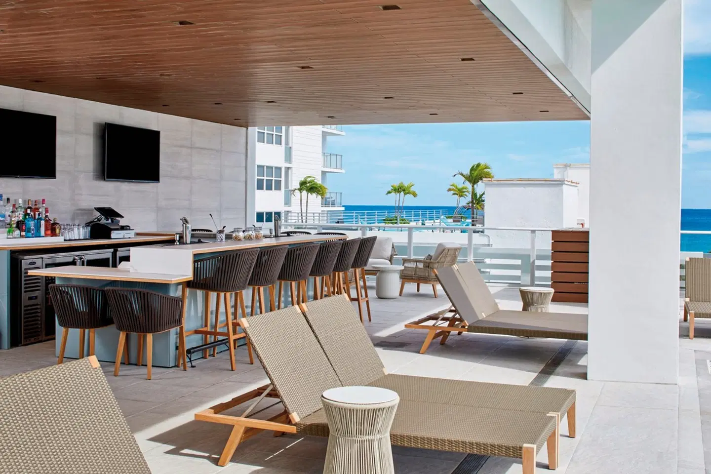 AC Fort Lauderdale Beach Bar