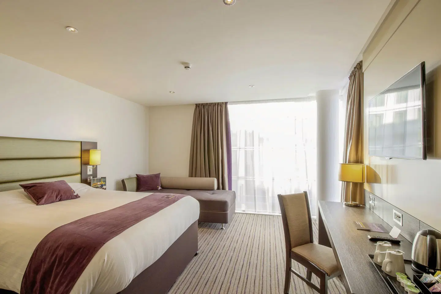 Premier Inn London City (Aldgate) Hotel ROOM_EXAMPLE