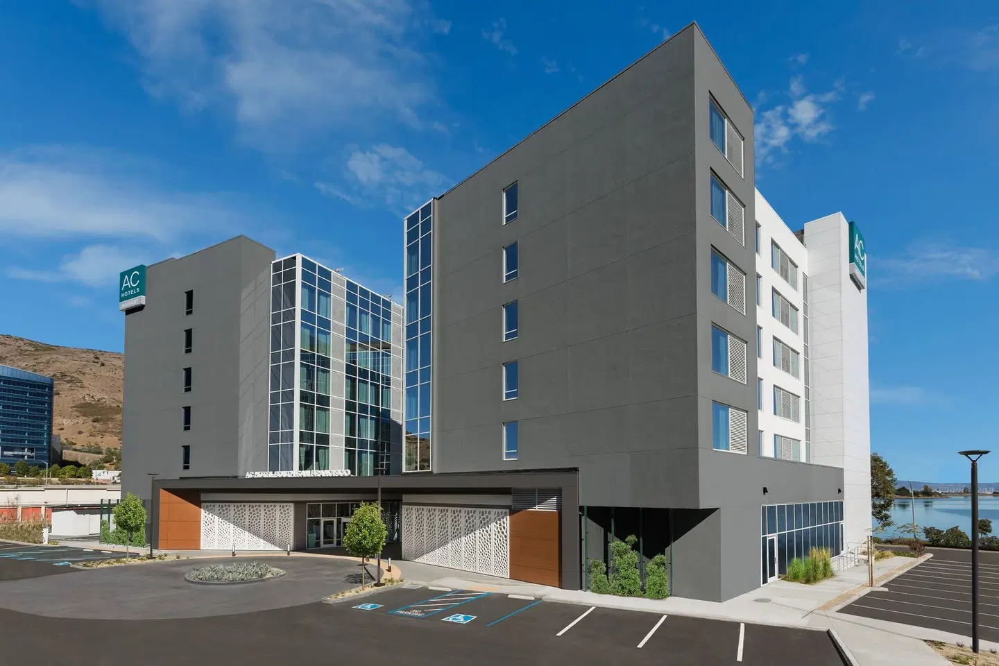 AC Hotel by Marriott San Francisco Airport/Oyster Point Waterfront EXTERIOR