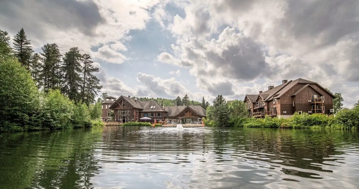 Auberge du Lac Taureau EXTERIOR