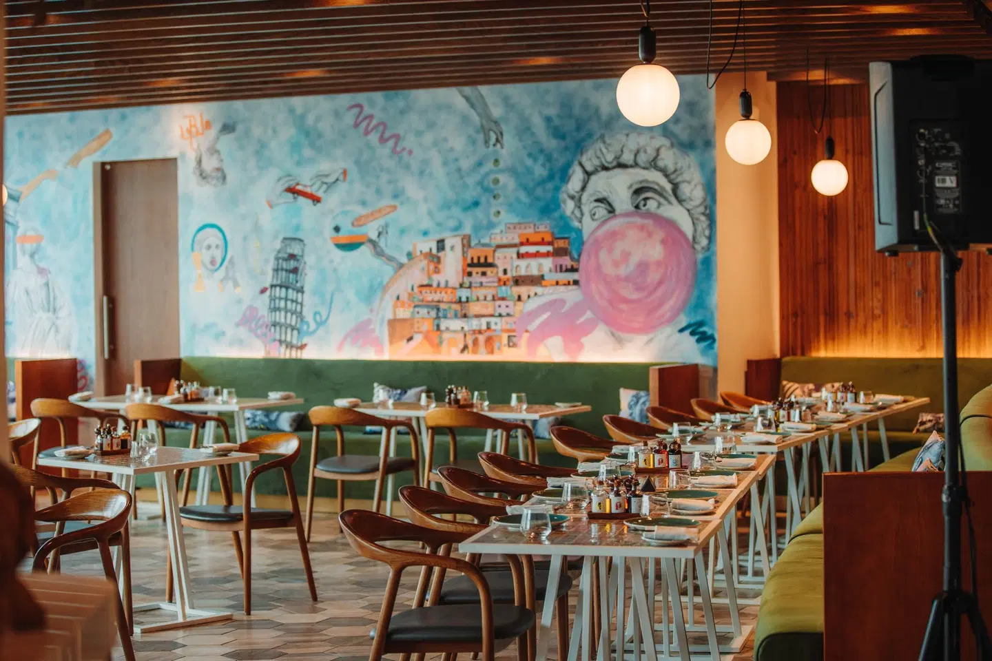 FIVE Jumeirah Village Dubai Bar