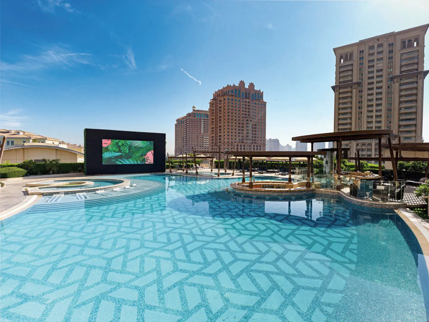 Hilton Doha The Pearl OUTDOOR_POOL