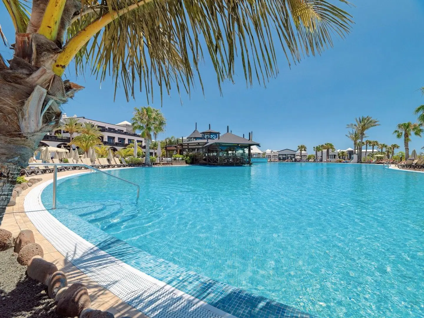 H10 Rubicon Horizons Collection OUTDOOR_POOL