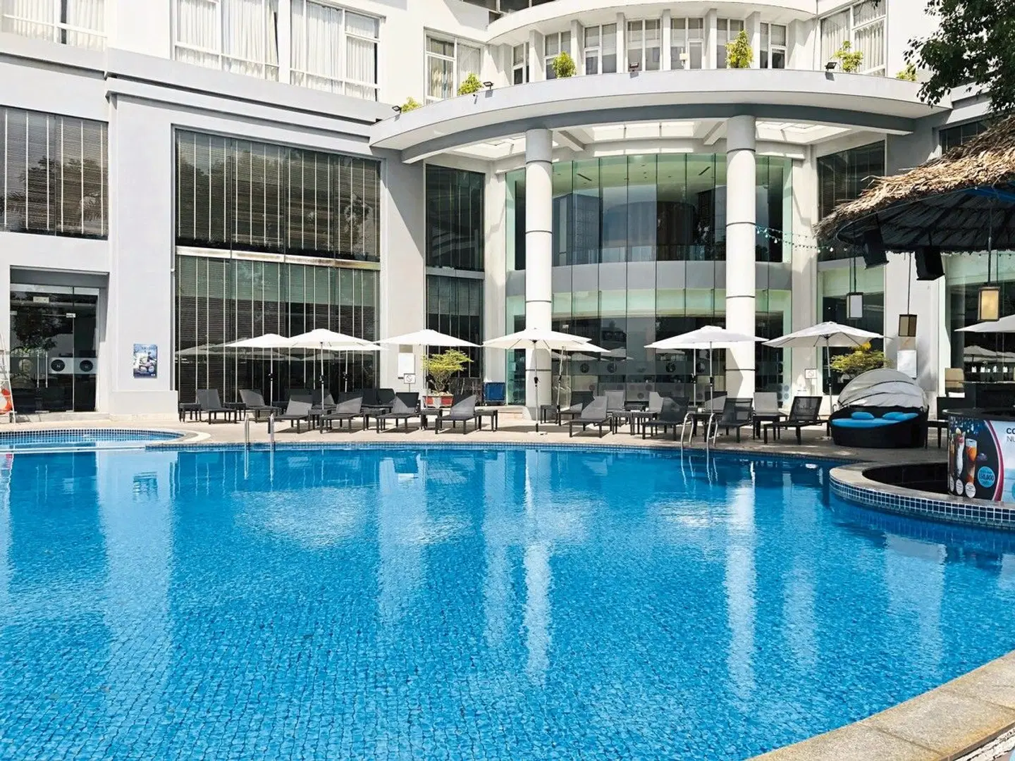 Novotel Halong Bay OUTDOOR_POOL