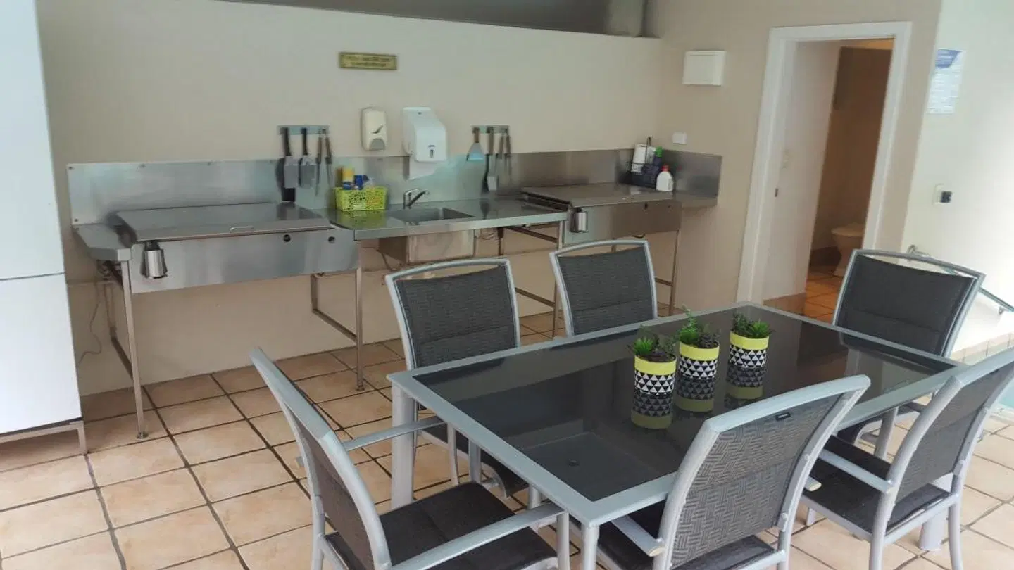 Cayman Villas Port Douglas ROOM_EXAMPLE