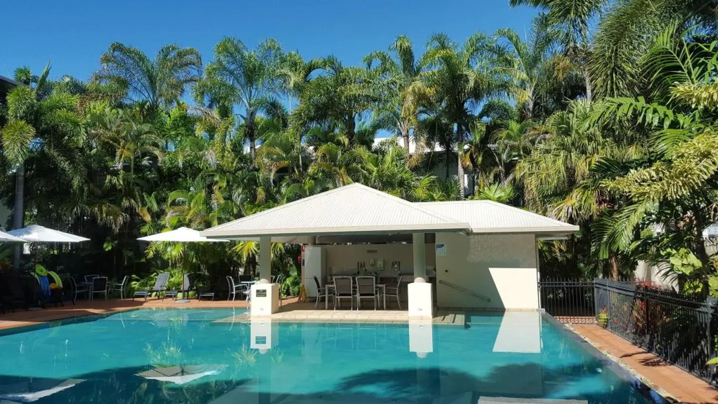 Cayman Villas Port Douglas OUTDOOR_POOL