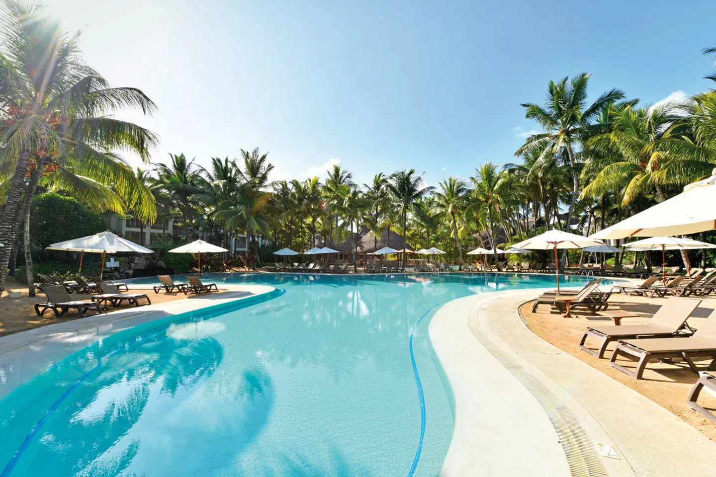 Canonnier Beachcomber Golf Resort & Spa OUTDOOR_POOL