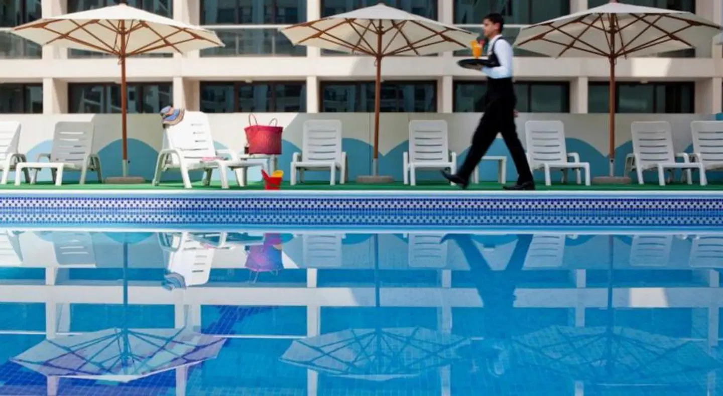 Golden Sands Hotel Apartments OUTDOOR_POOL